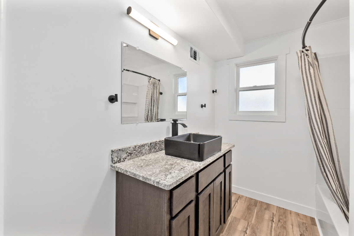 Quiet, Secure w/ Everything you need.  1-Bed Apartment Fully Furnished 1 Block from Hospital - Photo 9