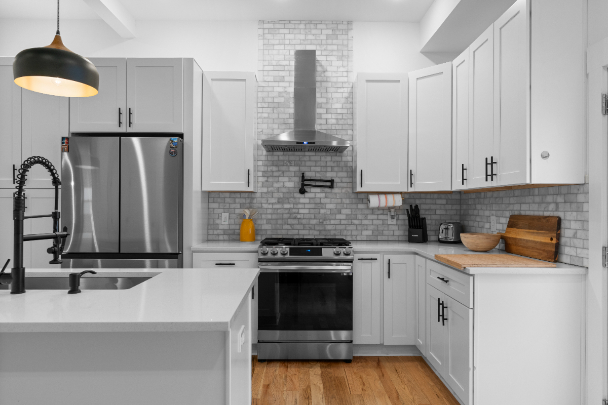 Modern Farmhouse College Park - Photo 3