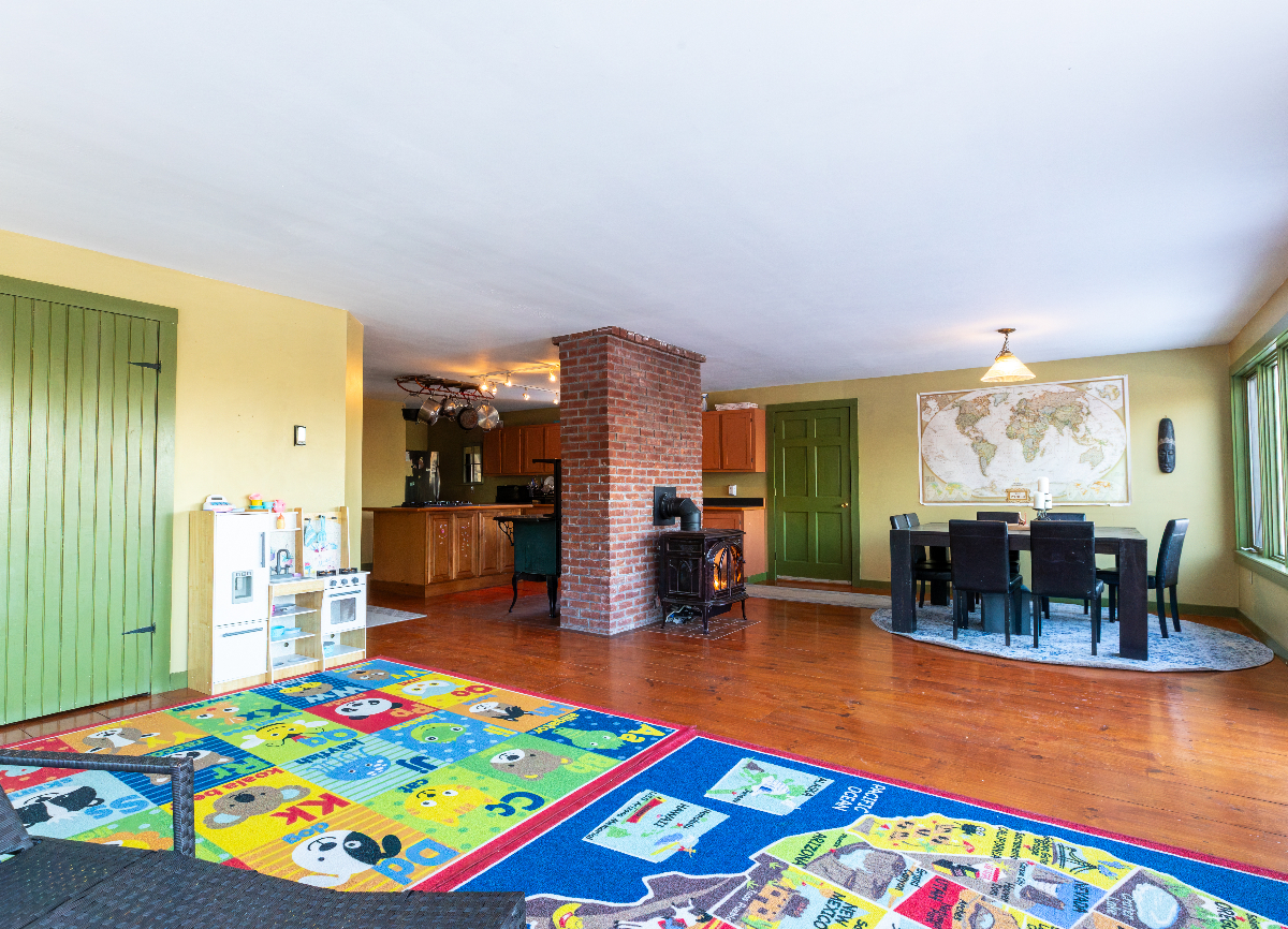 Furnished 3BR / 2 Full Baths on 11 Acres, 2 Office Studios, Direct Trail Access, Walk to Lake - Photo 5