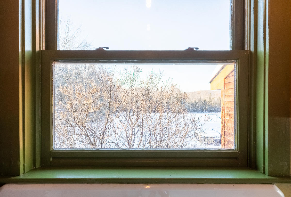 Furnished 3BR / 2 Full Baths on 11 Acres, 2 Office Studios, Direct Trail Access, Walk to Lake - Photo 9