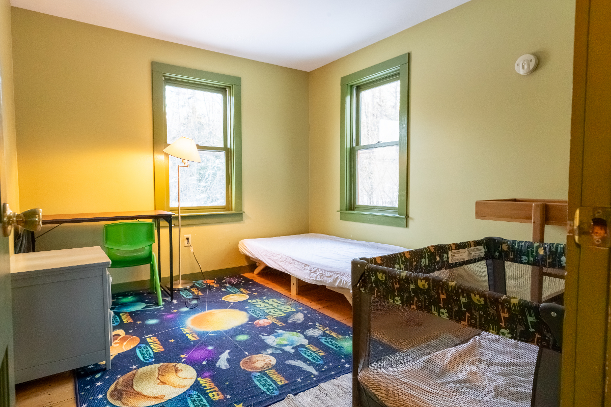 Furnished 3BR / 2 Full Baths on 11 Acres, 2 Office Studios, Direct Trail Access, Walk to Lake - Photo 12
