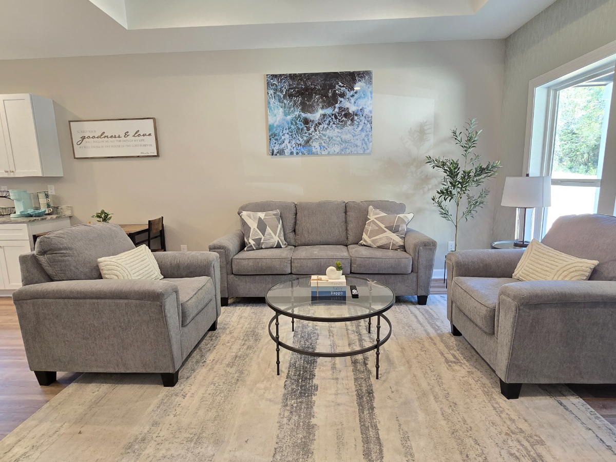 Walking distance to Beach Park Monthly Rental With Open Layout And King Suite With Kayak And Outdoor - Photo 3