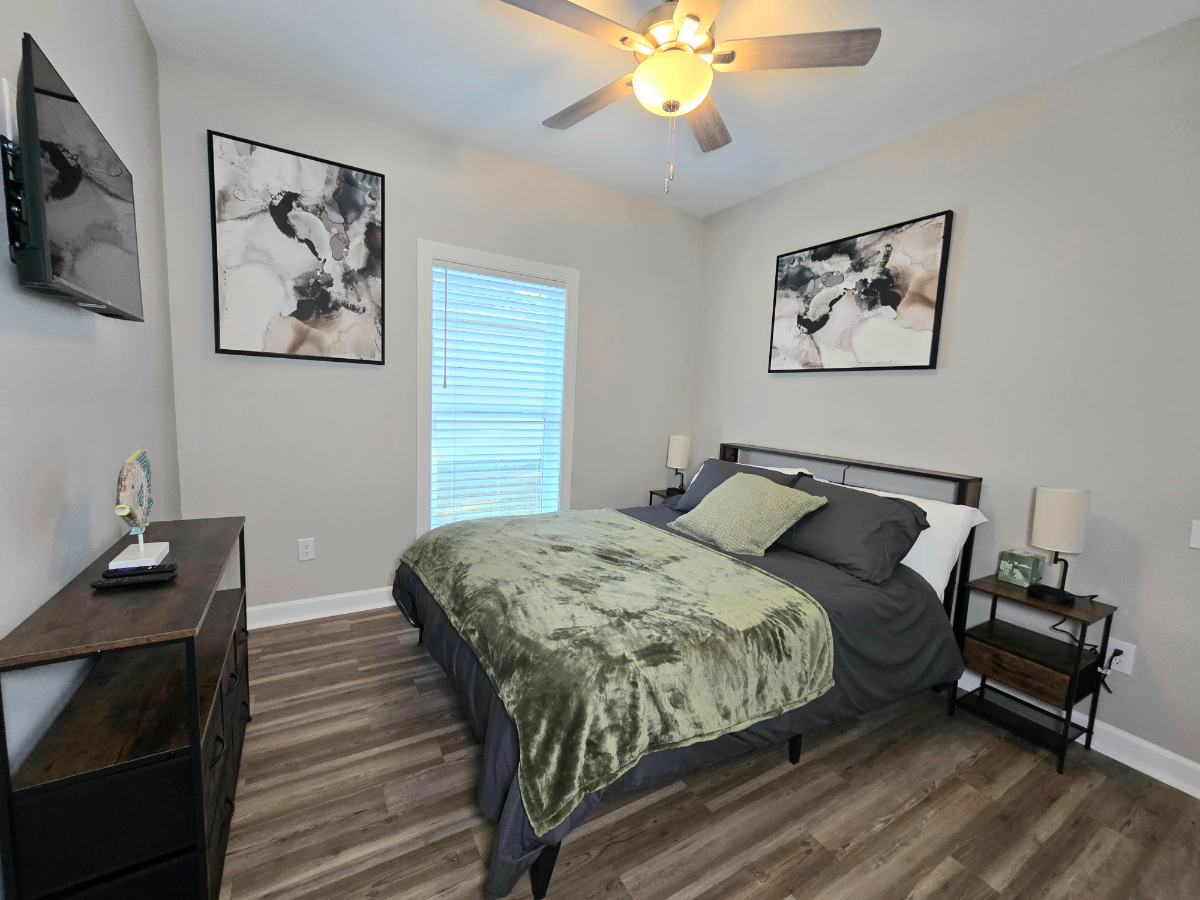 Walking distance to Beach Park Monthly Rental With Open Layout And King Suite With Kayak And Outdoor - Photo 12