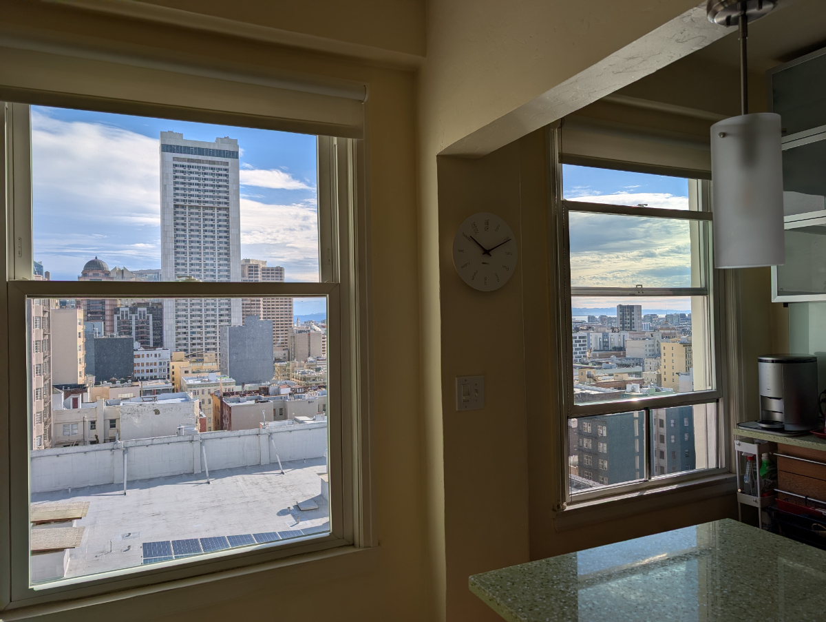 Furnished studio with beautiful Bay and downtown views - Photo 6