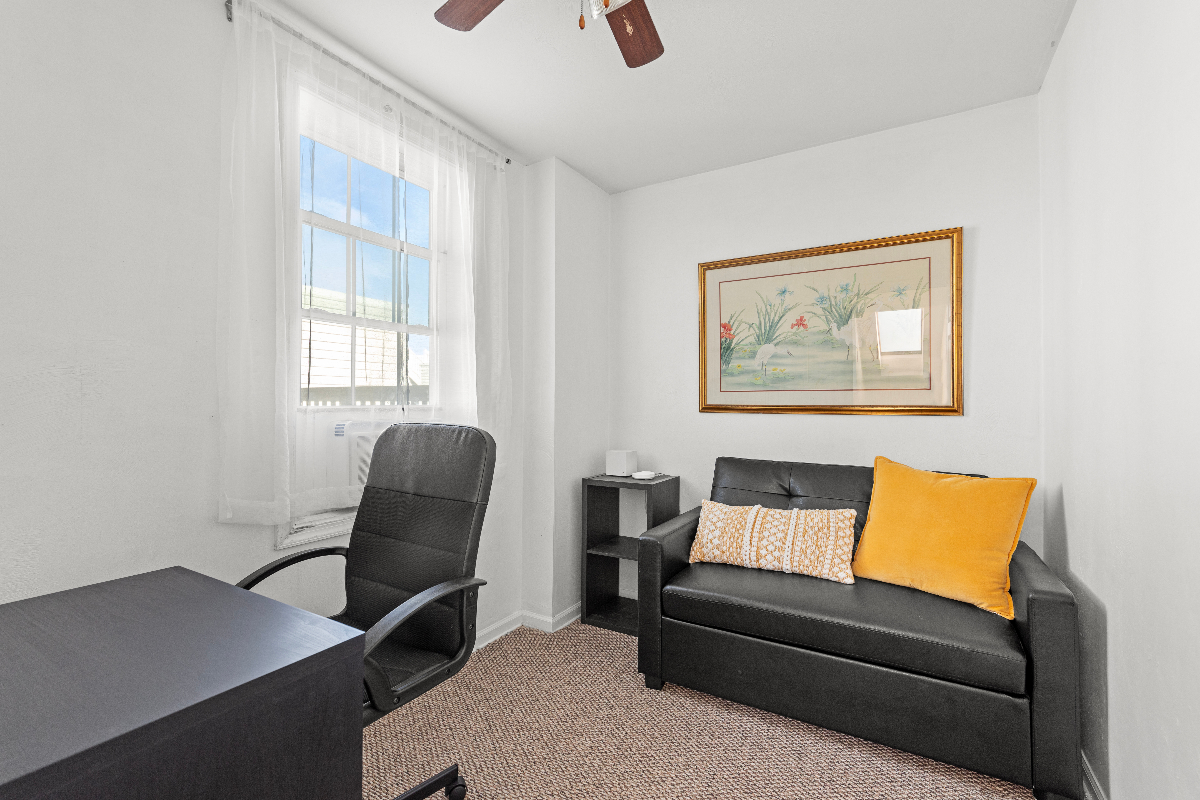 Steps to the Beach - OV Rooftop Deck Townhome. Pet Friendly - Photo 11