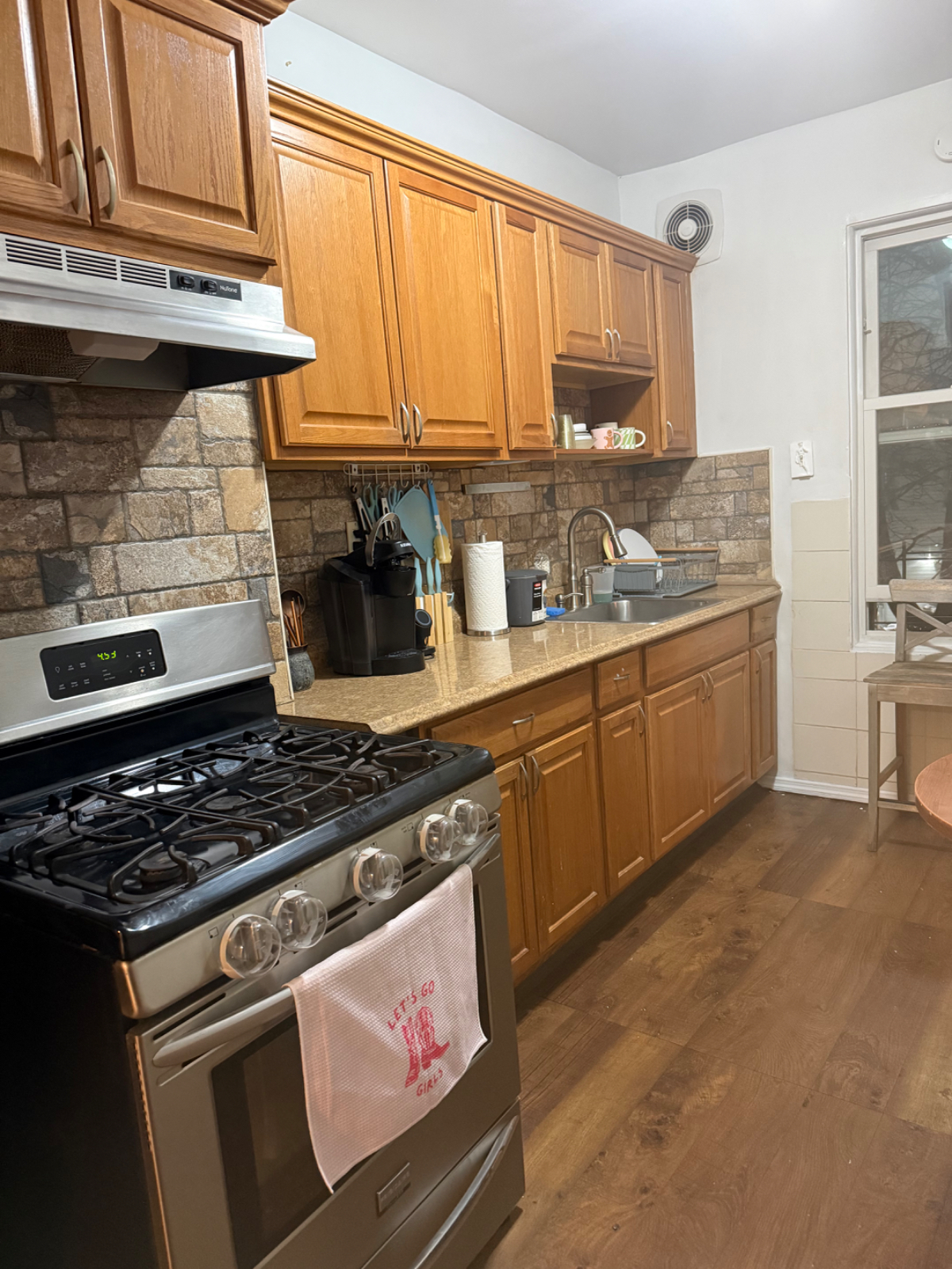 Cozy two bedroom apartment  great location - Photo 6