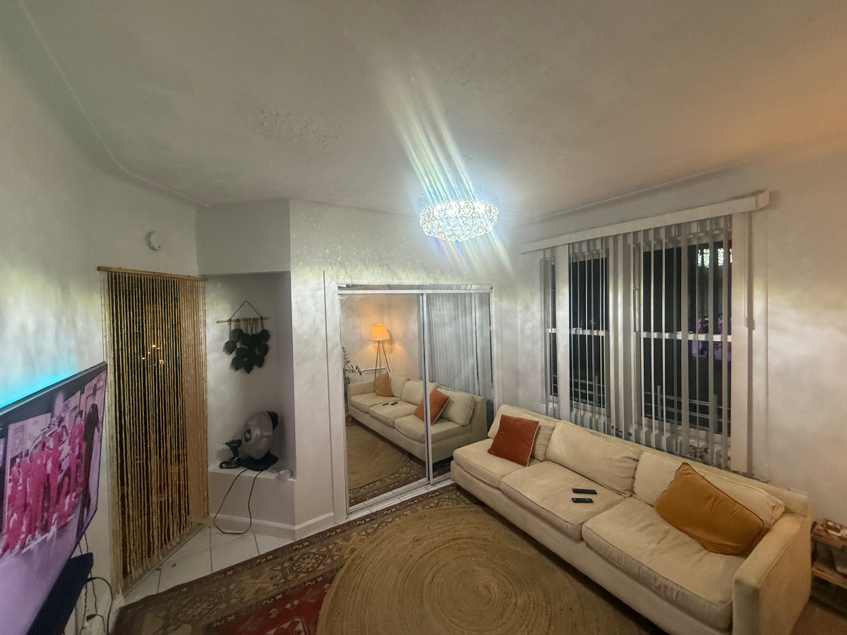 Cozy two bedroom apartment  great location - Photo 10