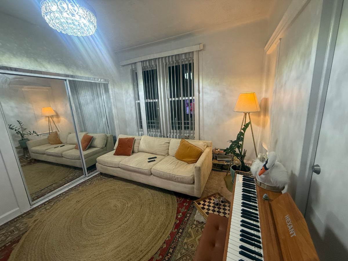 Cozy two bedroom apartment  great location - Photo 11