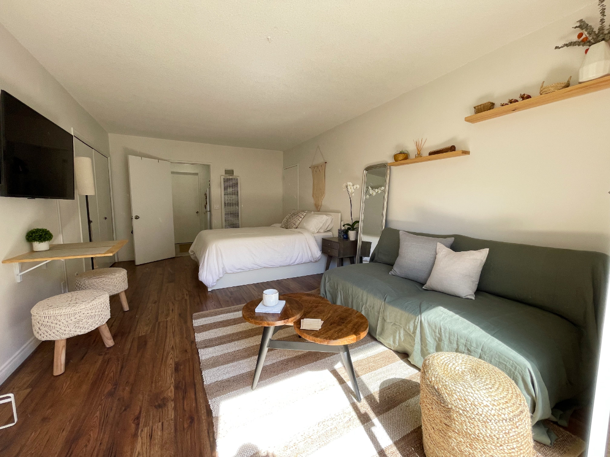 Cozy West LA / Brentwood Studio - Photo 1
