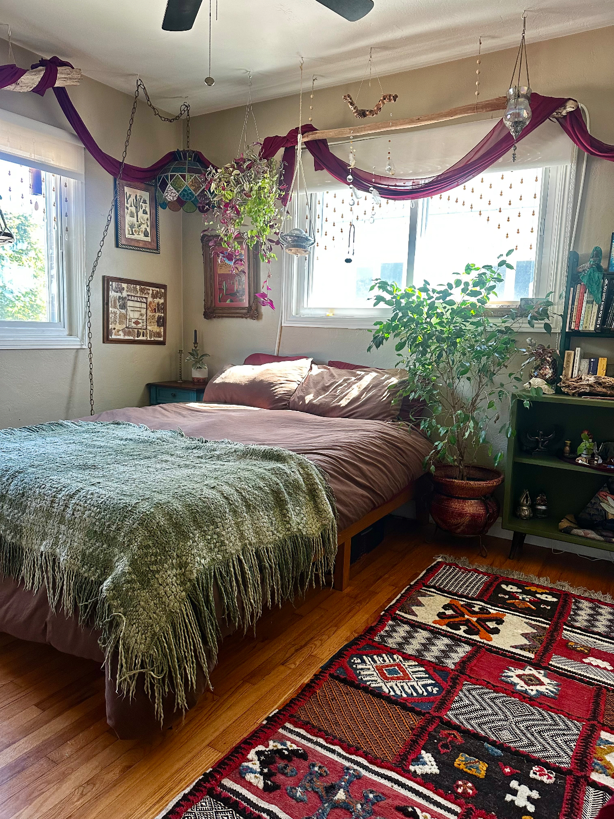 Private bedroom available in beautiful Point Loma home - Photo 2