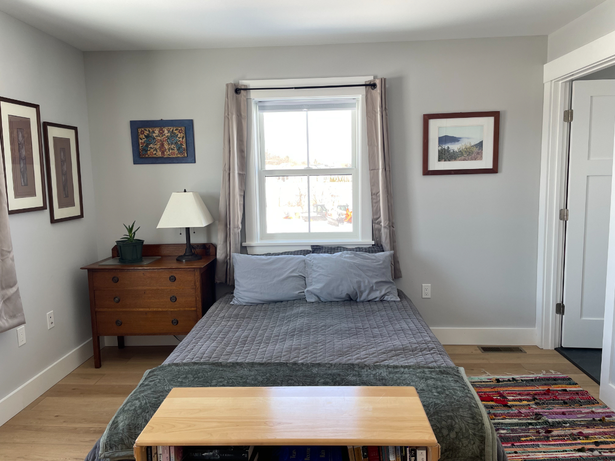 Easy drive to UVM and UVM Medical Center - bright, comfortable bedrooms in a welcoming home - minute - Photo 1