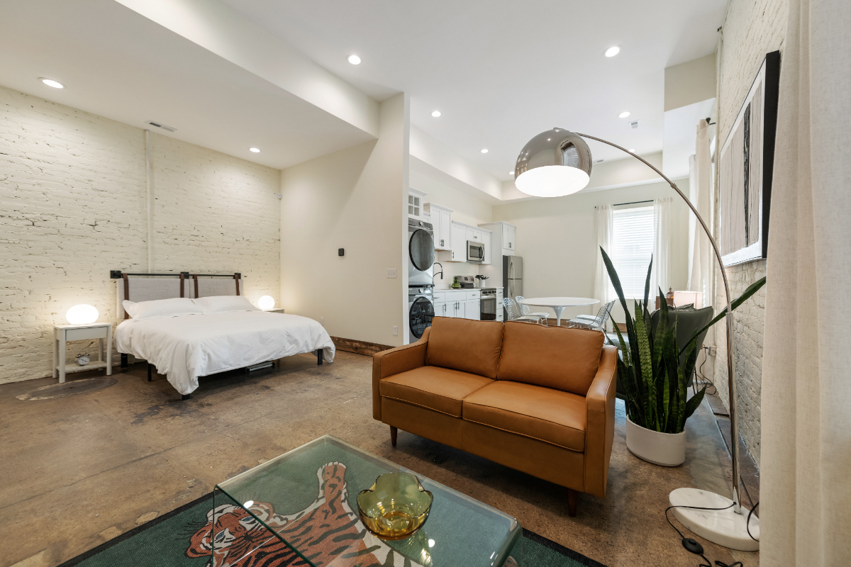 Modern 1 Bedroom Studio Apartment - Photo 8