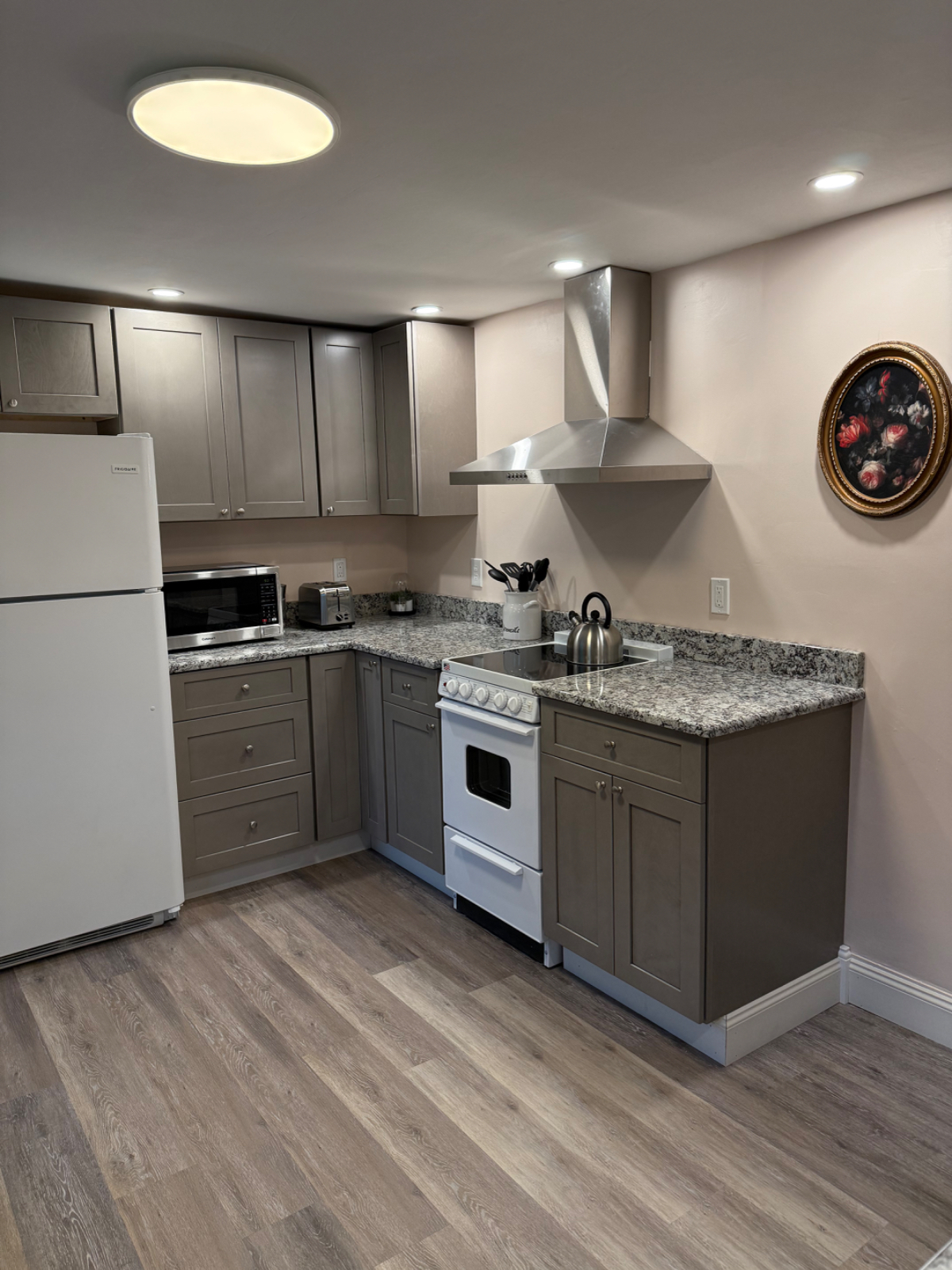 Renovated 1-Bdrm in downtown Jeffersonville, VT with in-unit laundry - Photo 1