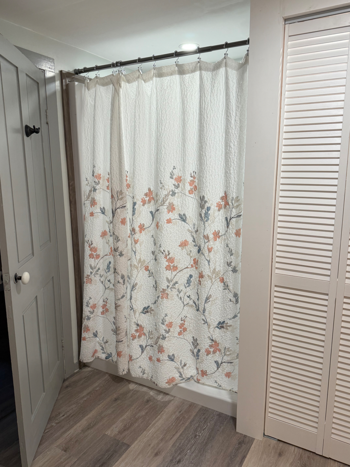 Renovated 1-Bdrm in downtown Jeffersonville, VT with in-unit laundry - Photo 8