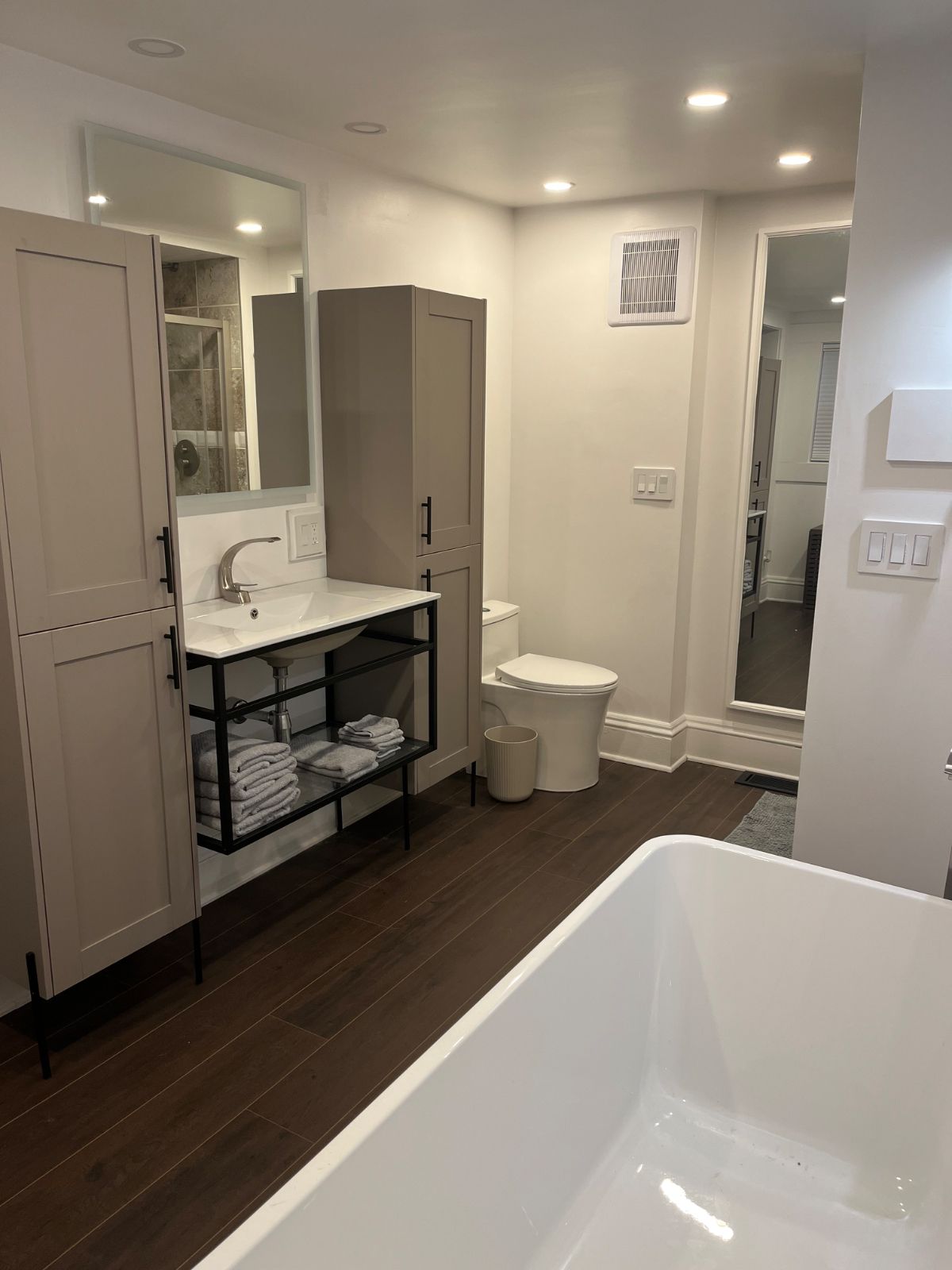 Renovated East End Home | 0.6 Mi to CAMC | Office + 2BR | Utilities Included - Photo 3
