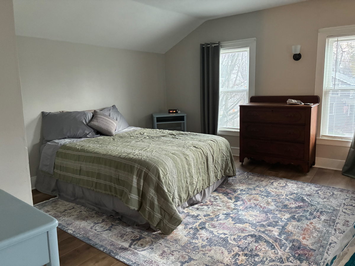Comfortable 2 Bedroom - Photo 2