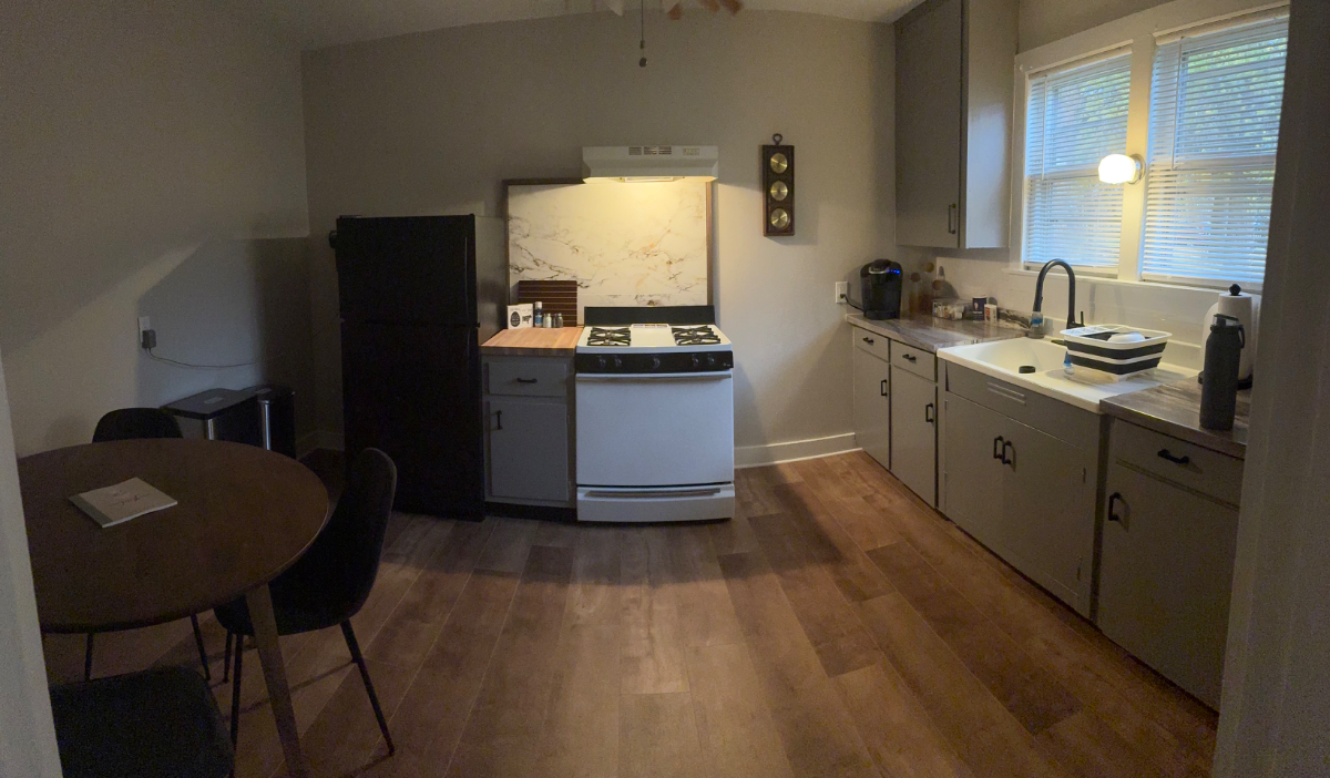 Comfortable 2 Bedroom - Photo 3