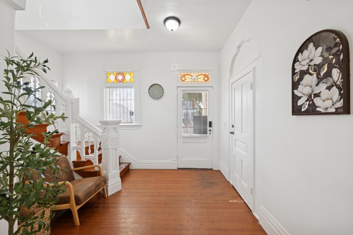 Fully Furnished 5BR Executive Home ,Ideal for Travel Nurses & Corporate Stays Monthly Rental - Photo 4