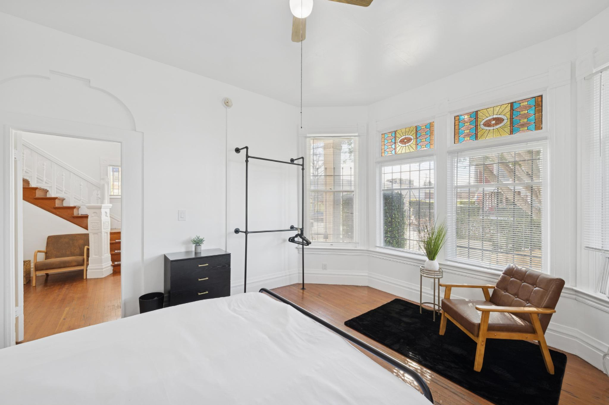 Fully Furnished 5BR Executive Home ,Ideal for Travel Nurses & Corporate Stays Monthly Rental - Photo 6