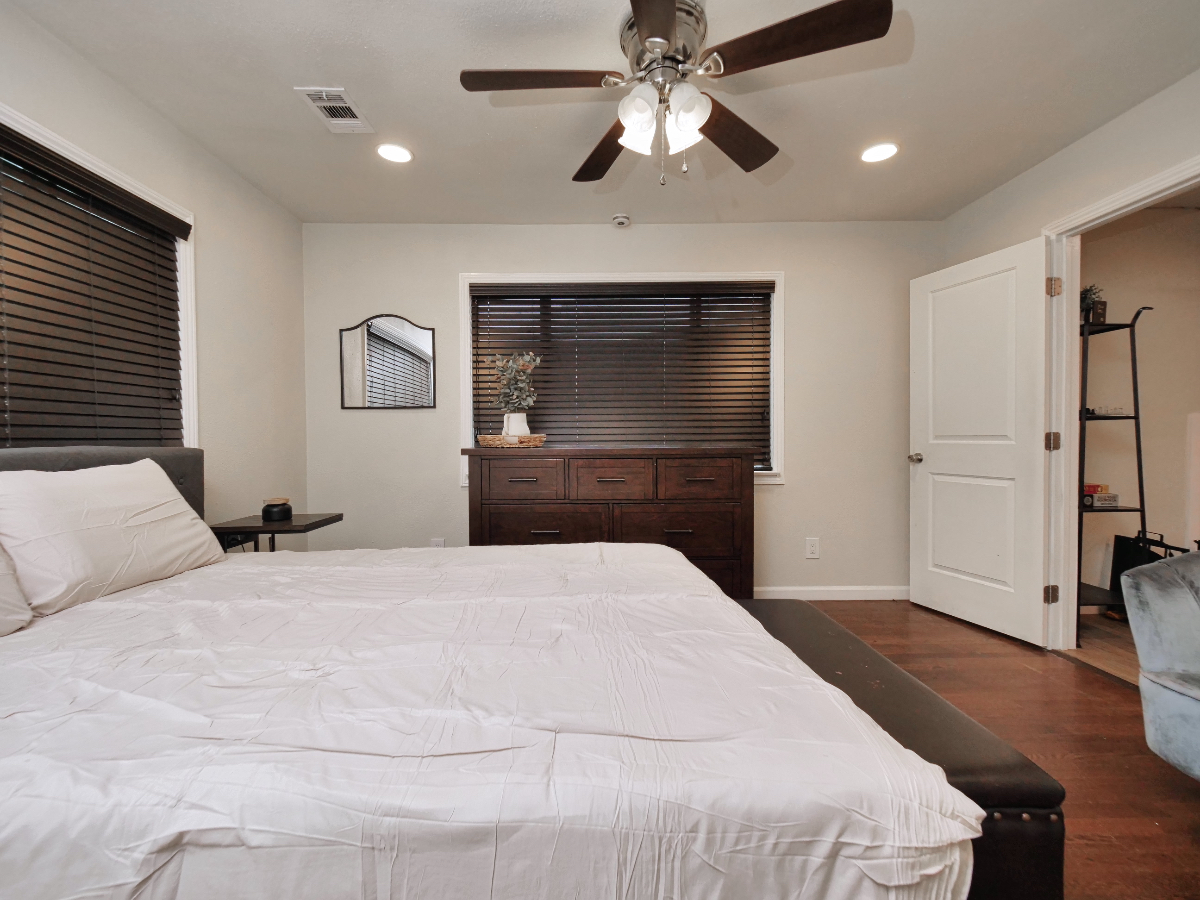 Bedford Master Bedroom - Photo 5