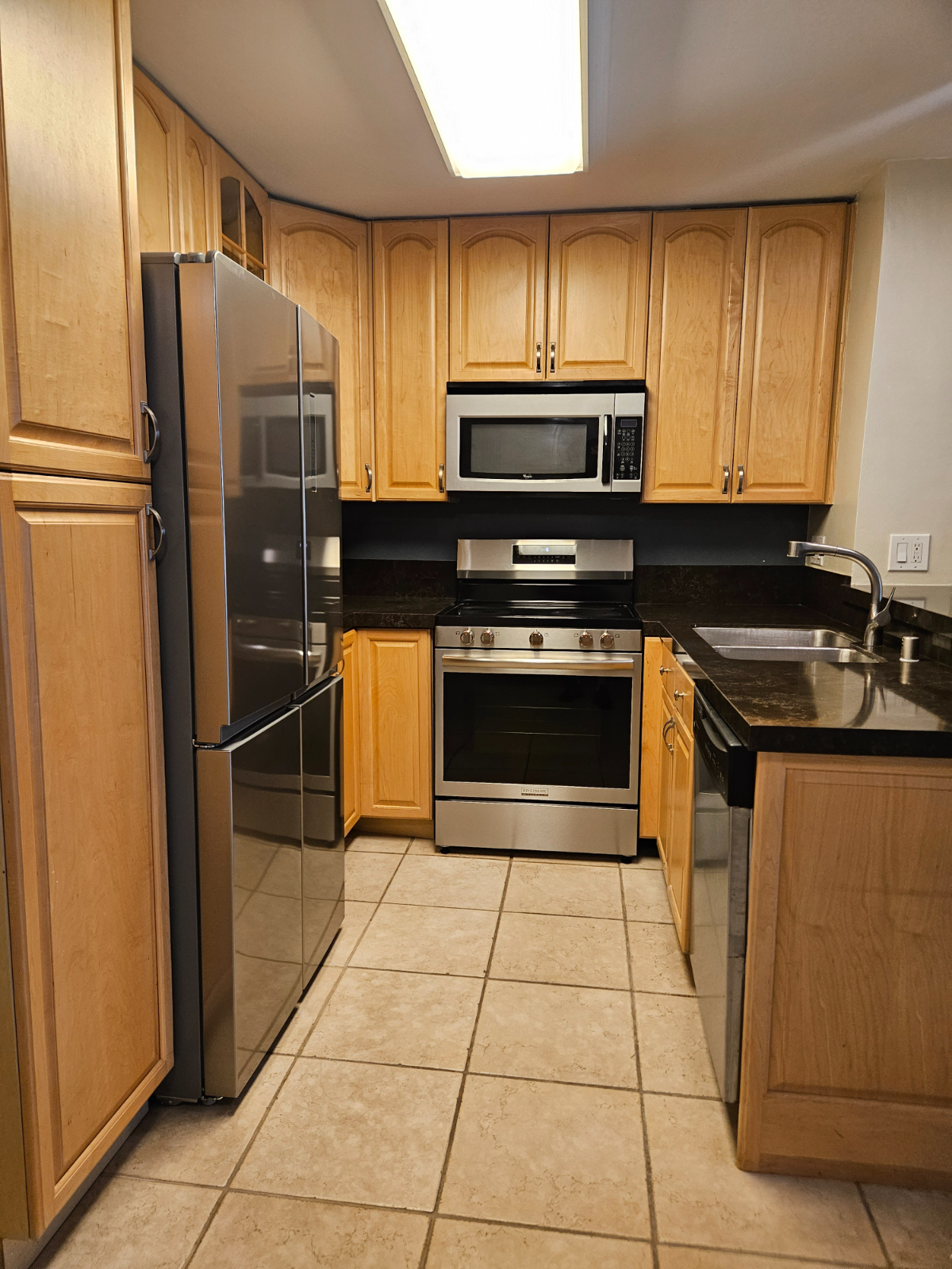 Furnished 1 bed condo in the heart of Pacific Beach - Photo 4