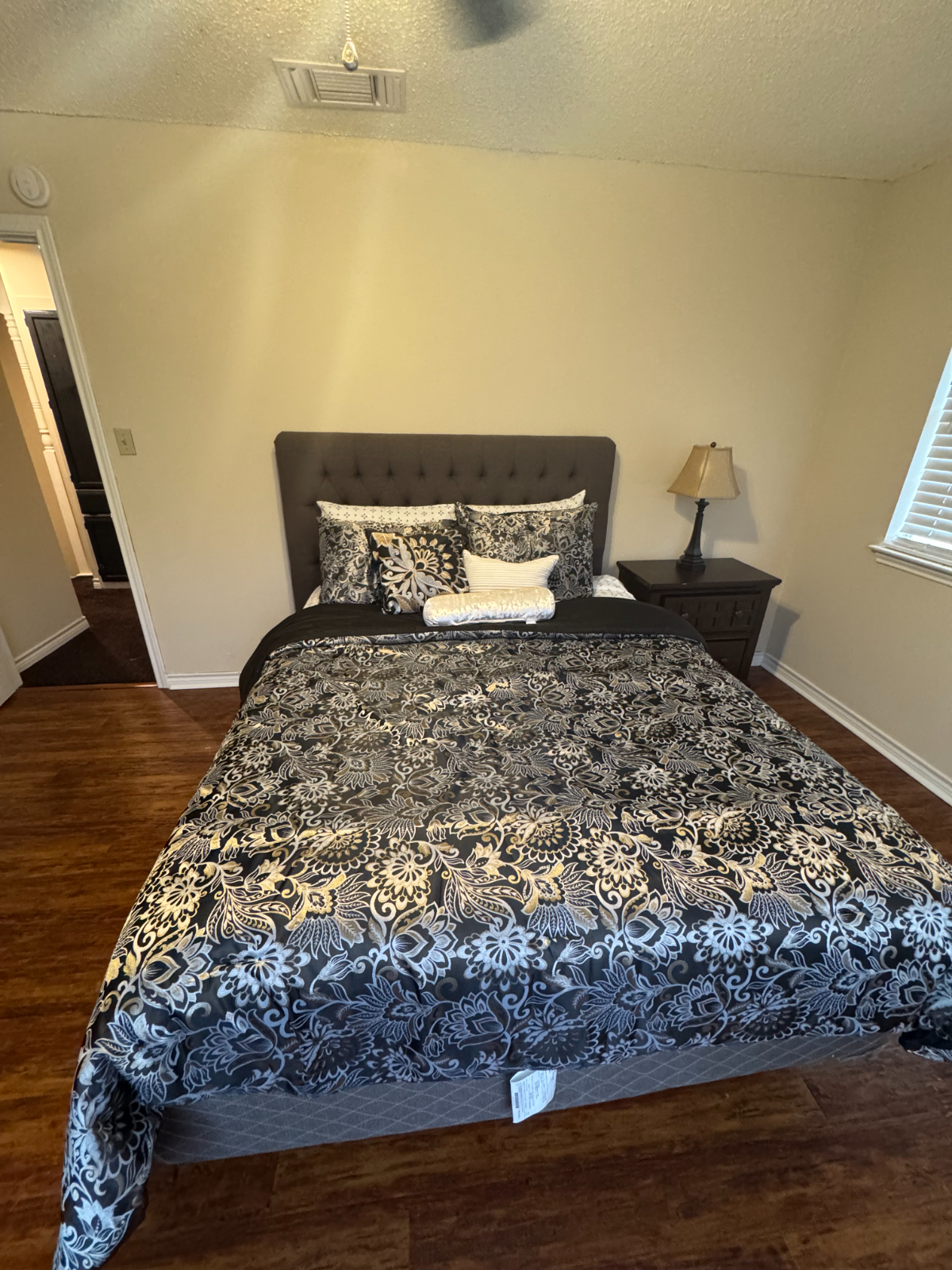 South Austin 2BR with Parking and Full Kitchen - Photo 4