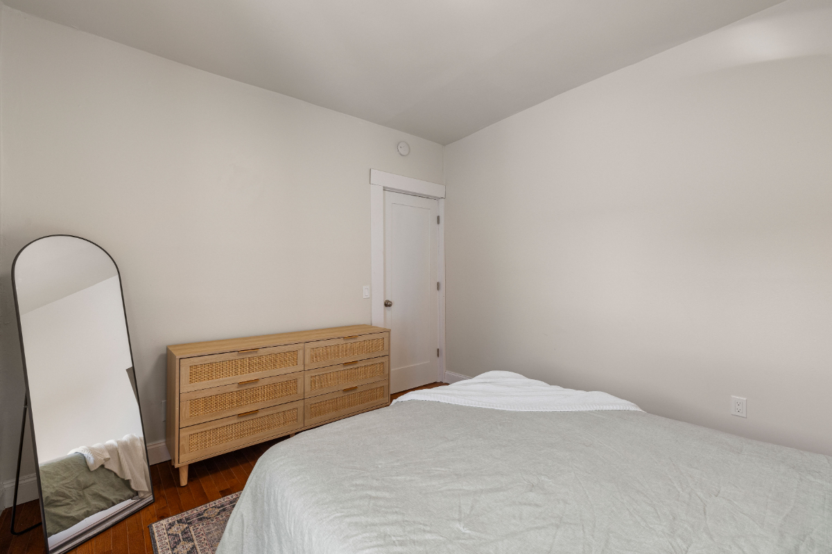 Private Victorian 1BR Near DeGraff Fully Furnished - Photo 6