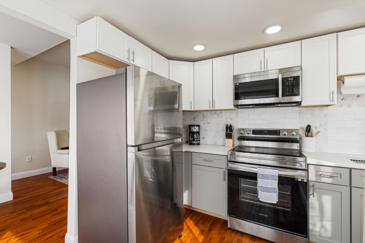 Private Victorian 1BR Near DeGraff Fully Furnished - Photo 8