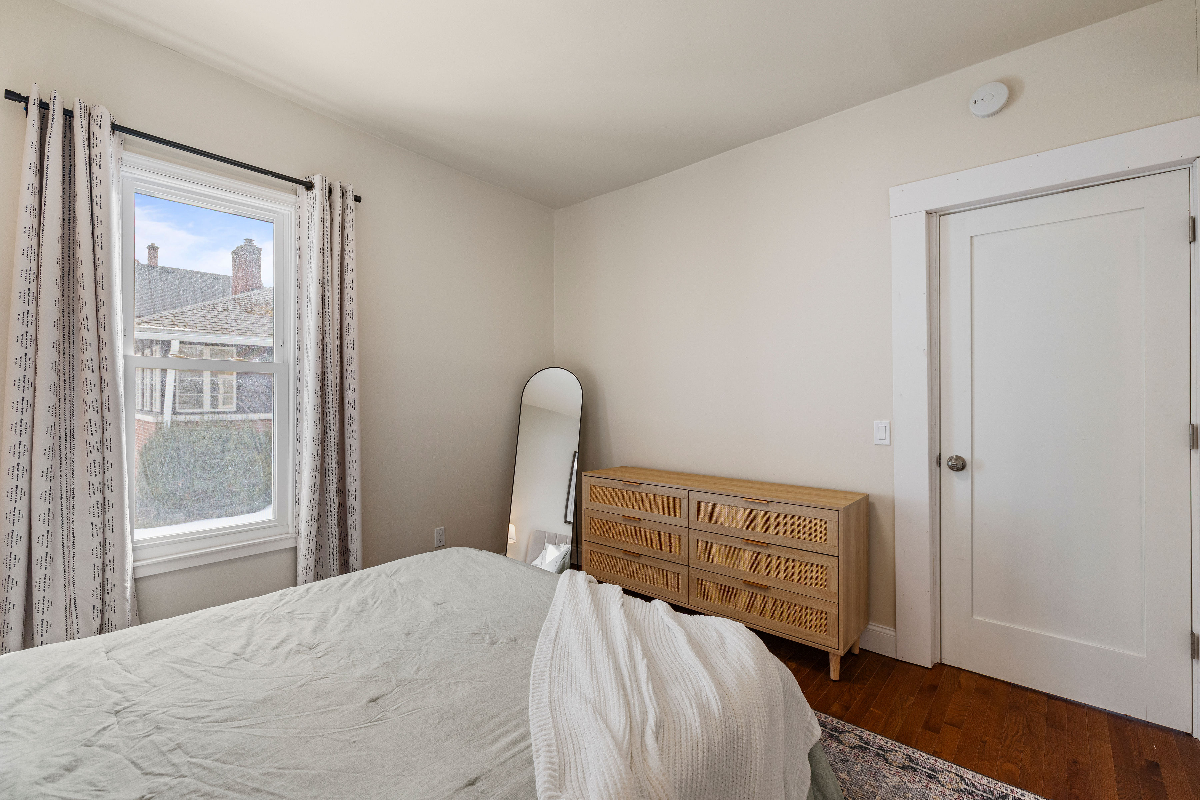 Private Victorian 1BR Near DeGraff Fully Furnished - Photo 5