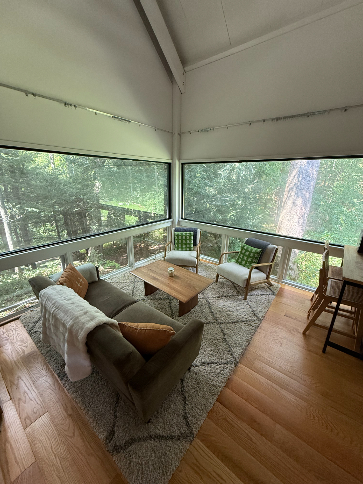 Renovated Guest House on 7 Acre Property - Photo 1