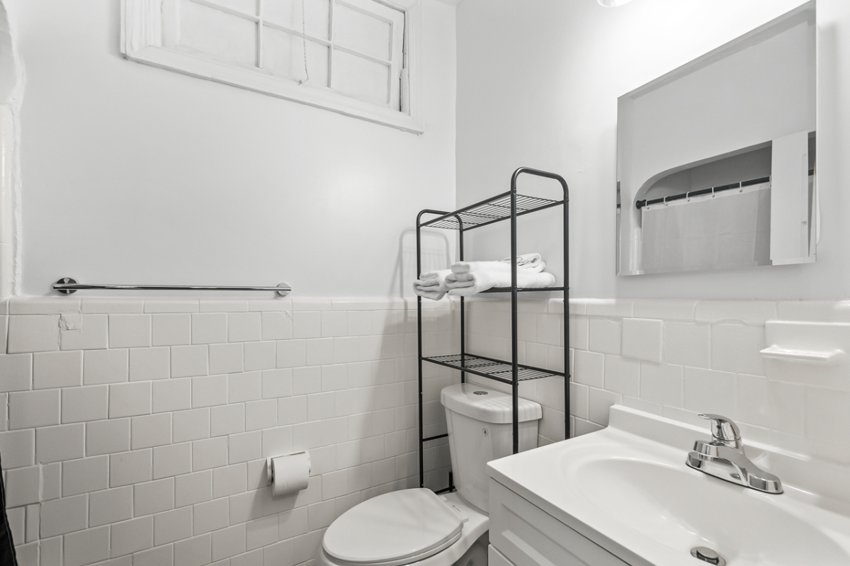 Renovated 2B/1B in Union Market- Free Parking- In Unit W/D - Photo 6