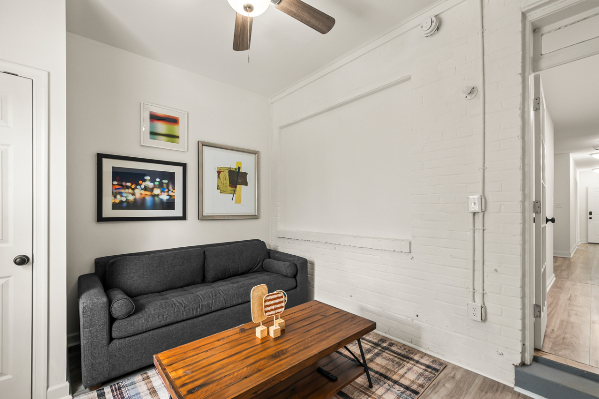 Renovated 2B/1B in Union Market- Free Parking- In Unit W/D - Photo 2