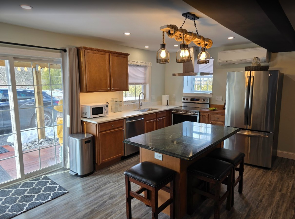 Med & Academic Retreat: Private 900SF, King Bed, Dog-Friendly, AC - Photo 6
