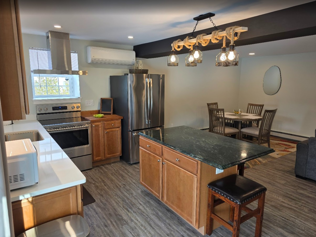 Med & Academic Retreat: Private 900SF, King Bed, Dog-Friendly, AC - Photo 4