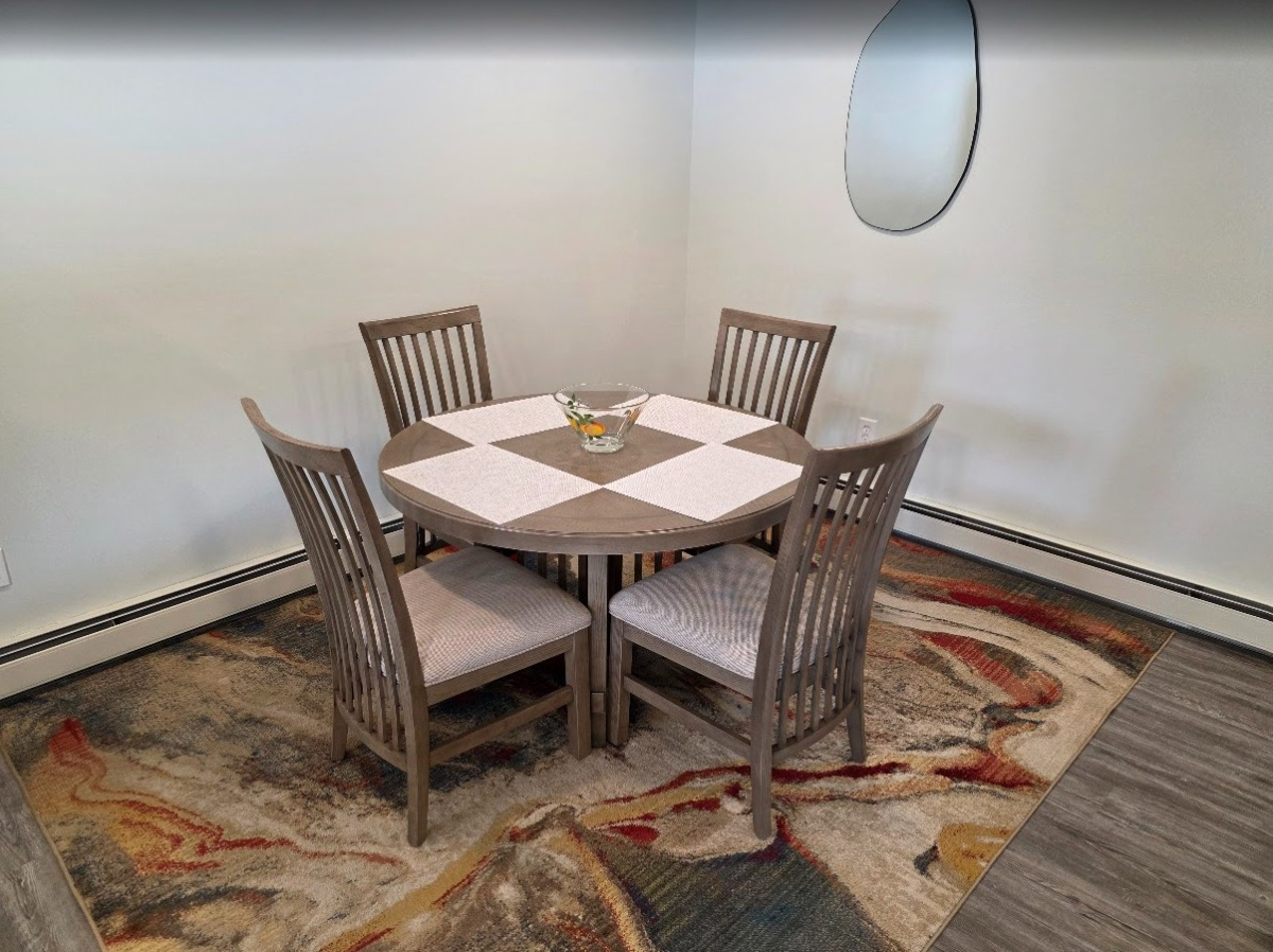 Med & Academic Retreat: Private 900SF, King Bed, Dog-Friendly, AC - Photo 12