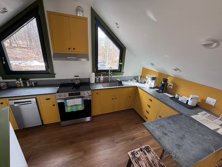 Treetop Retreat - Photo 1
