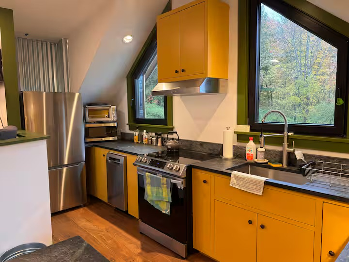 Treetop Retreat - Photo 3