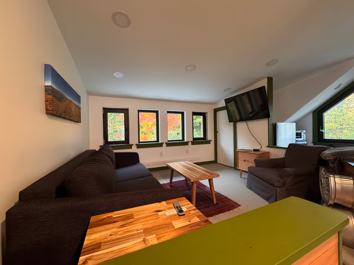 Treetop Retreat - Photo 4