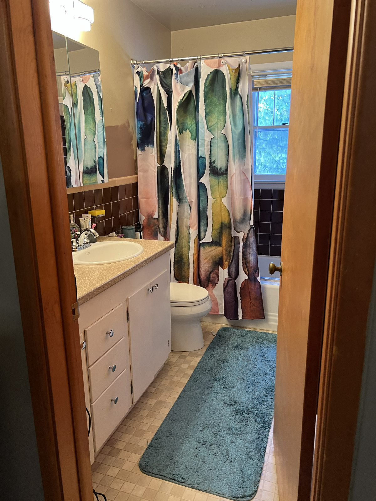 Private Bedroom/Bathroom Rental with Parking and on the Bus Line - Photo 4