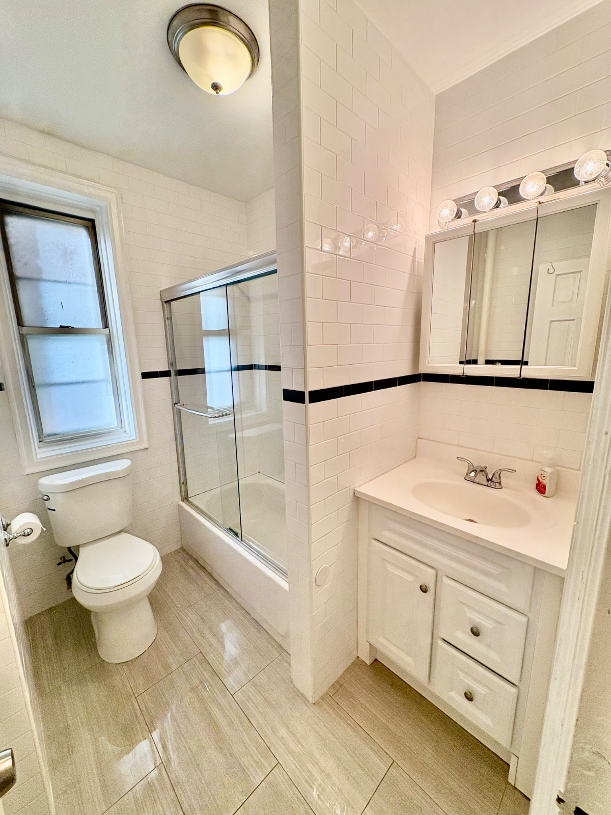 Charming Pre-war 1Br on the Concourse - Photo 3