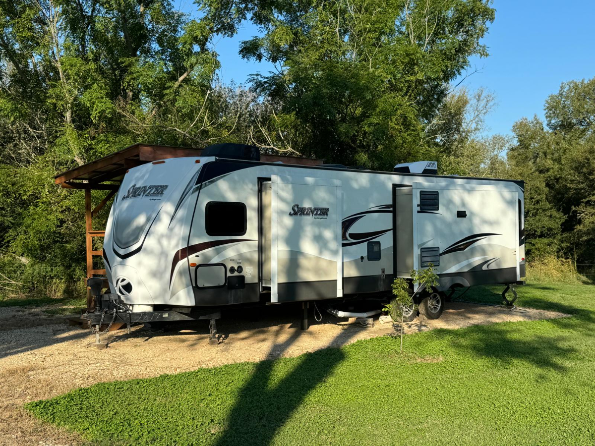 RV on the San Marcos River - Photo 3