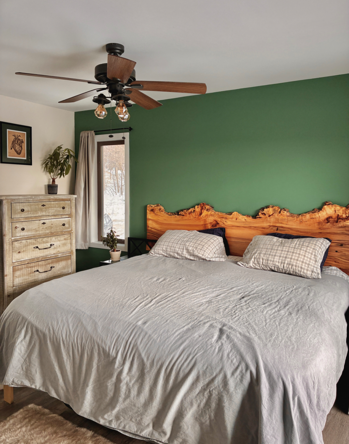Cozy Mountain Condo with Modern Updates, Beautiful Views & Vibrant Accents - Photo 8