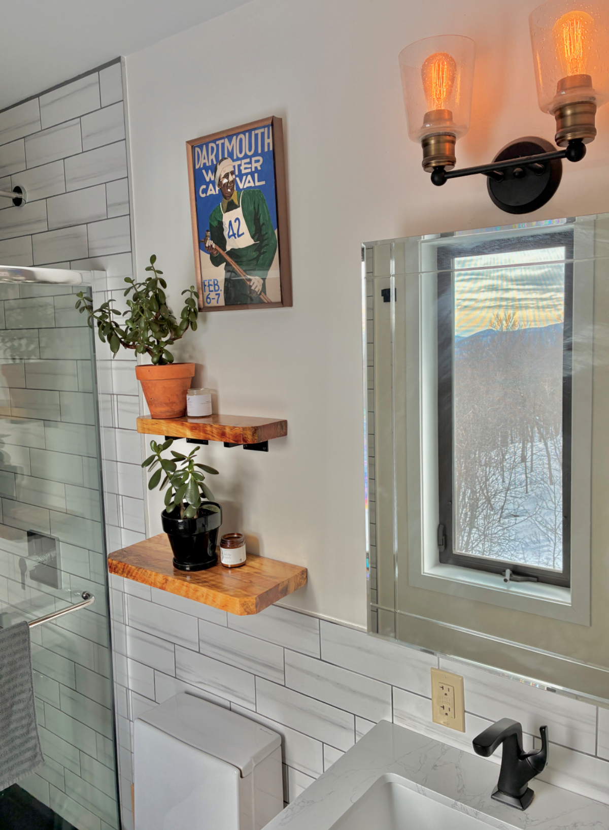 Cozy Mountain Condo with Modern Updates, Beautiful Views & Vibrant Accents - Photo 10