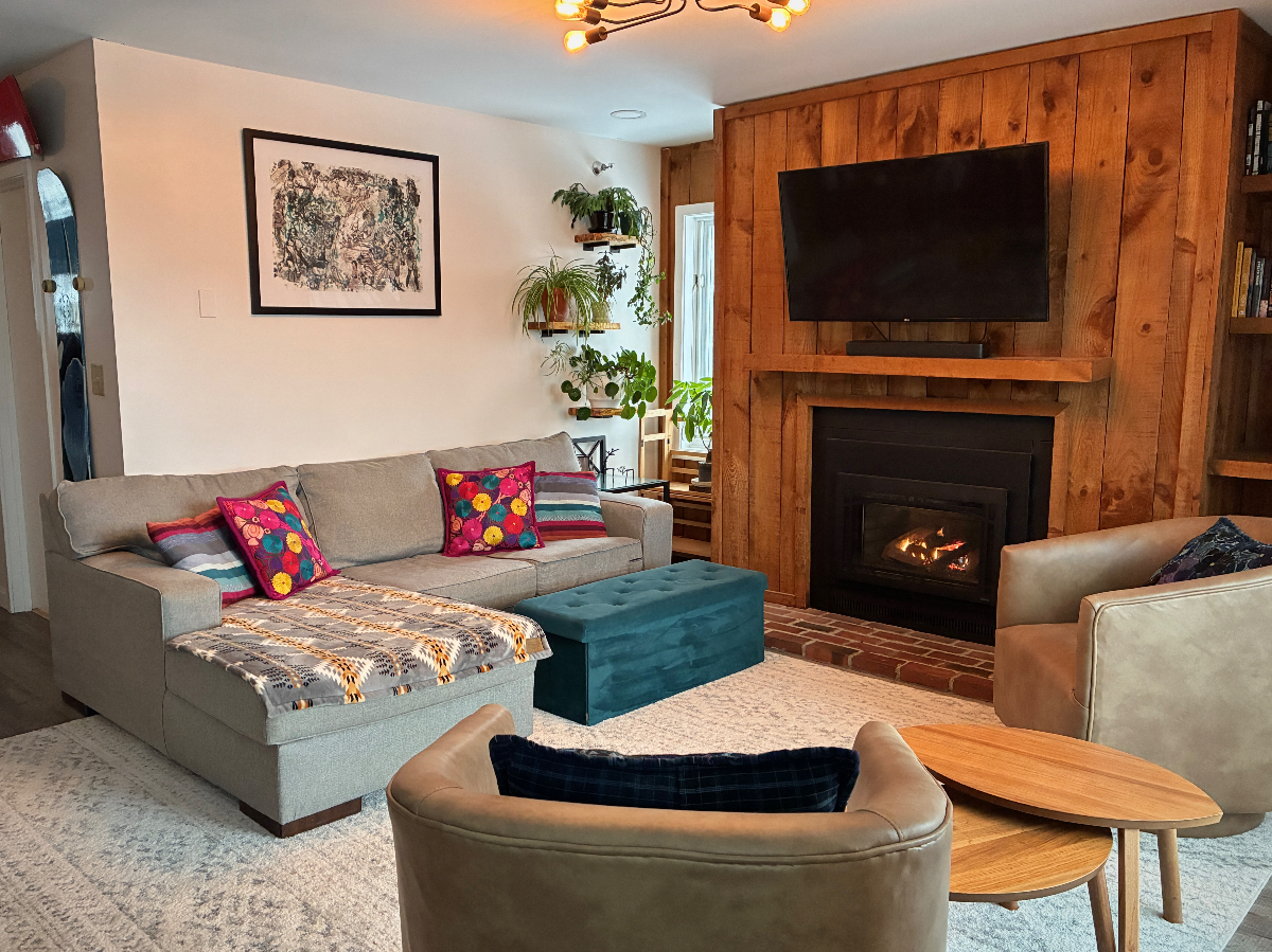 Cozy Mountain Condo with Modern Updates, Beautiful Views & Vibrant Accents - Photo 6