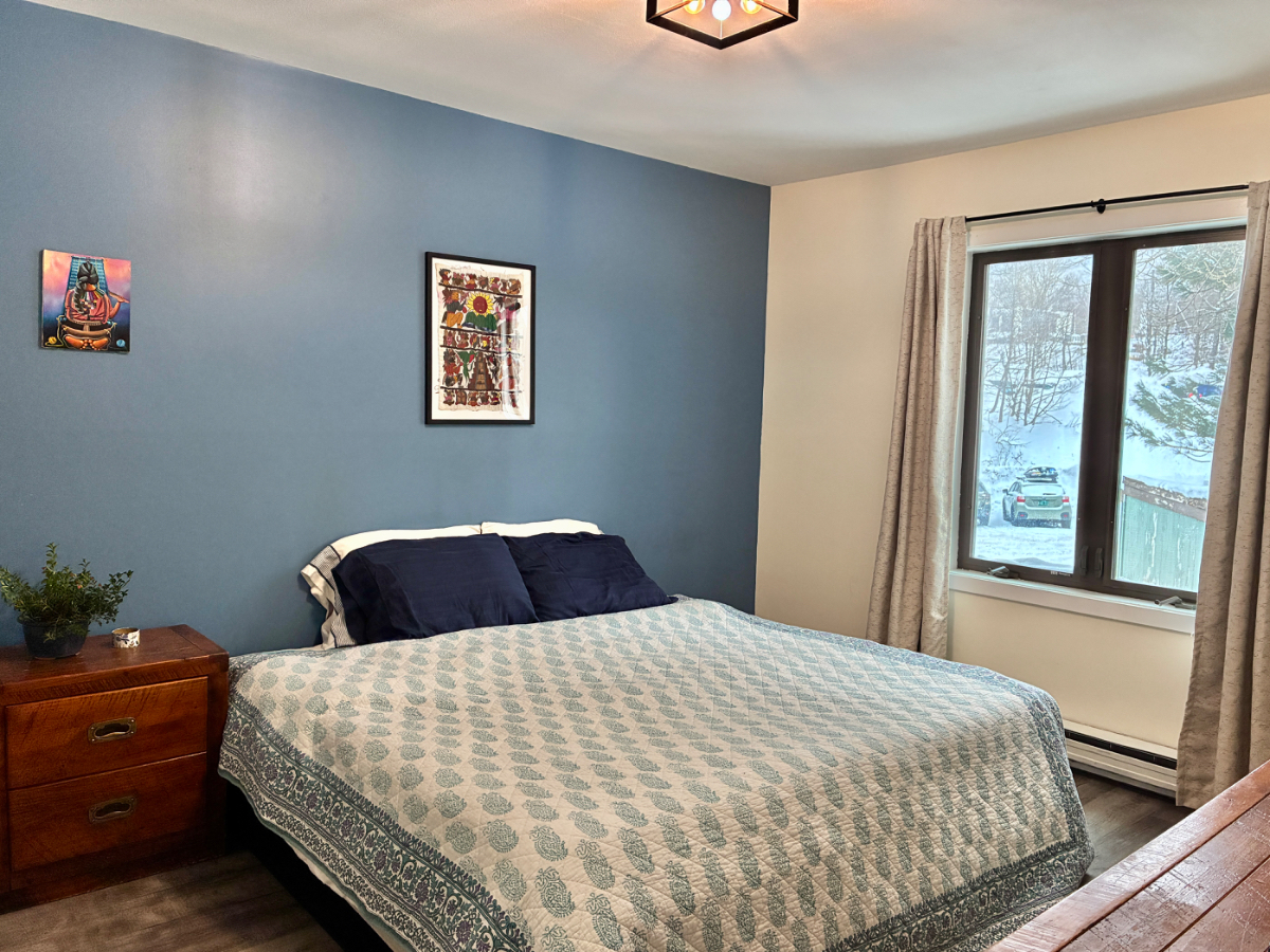 Cozy Mountain Condo with Modern Updates, Beautiful Views & Vibrant Accents - Photo 12