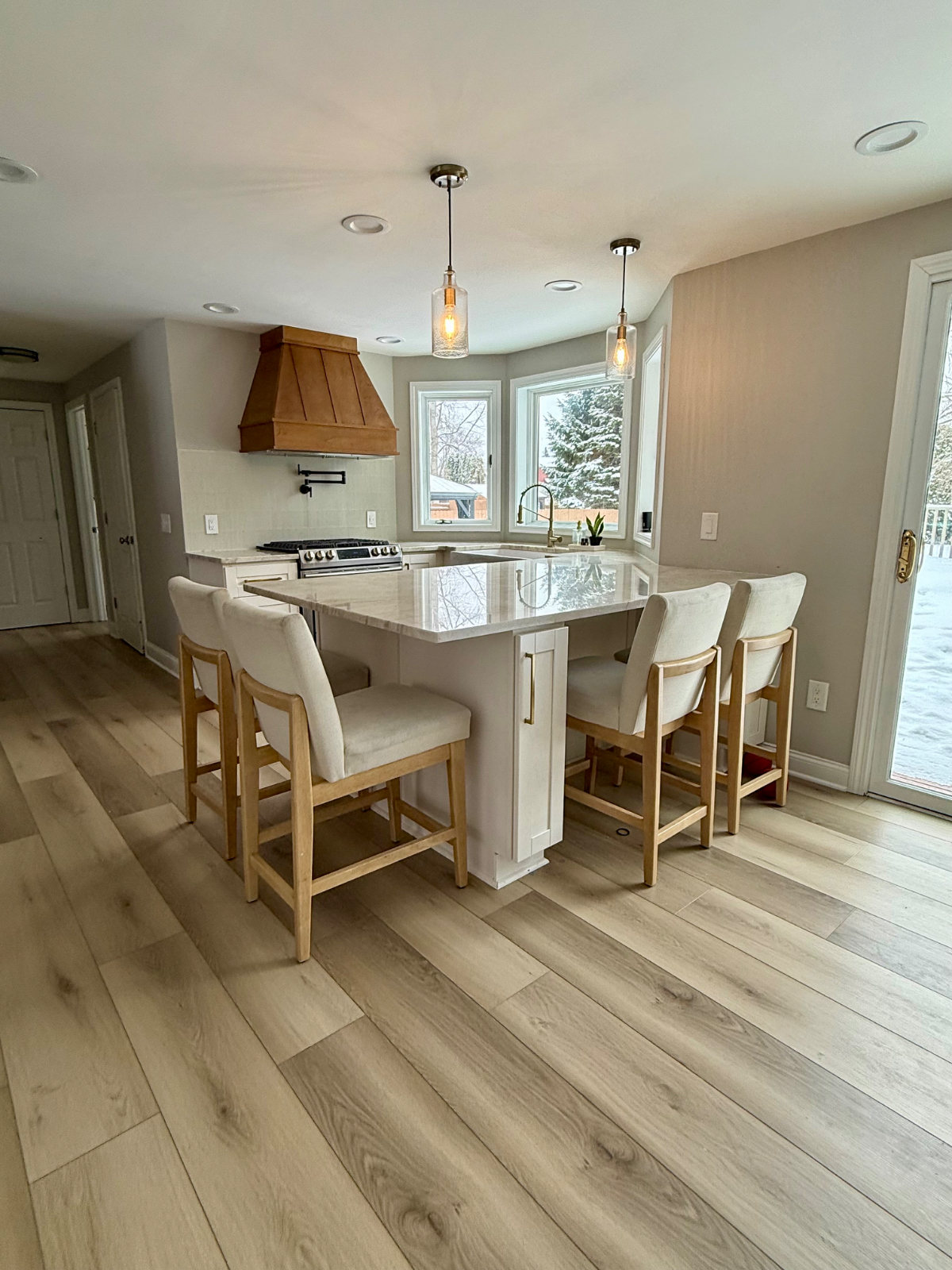5 Bed/ 2.5 Bath Hilton Schools - Photo 2