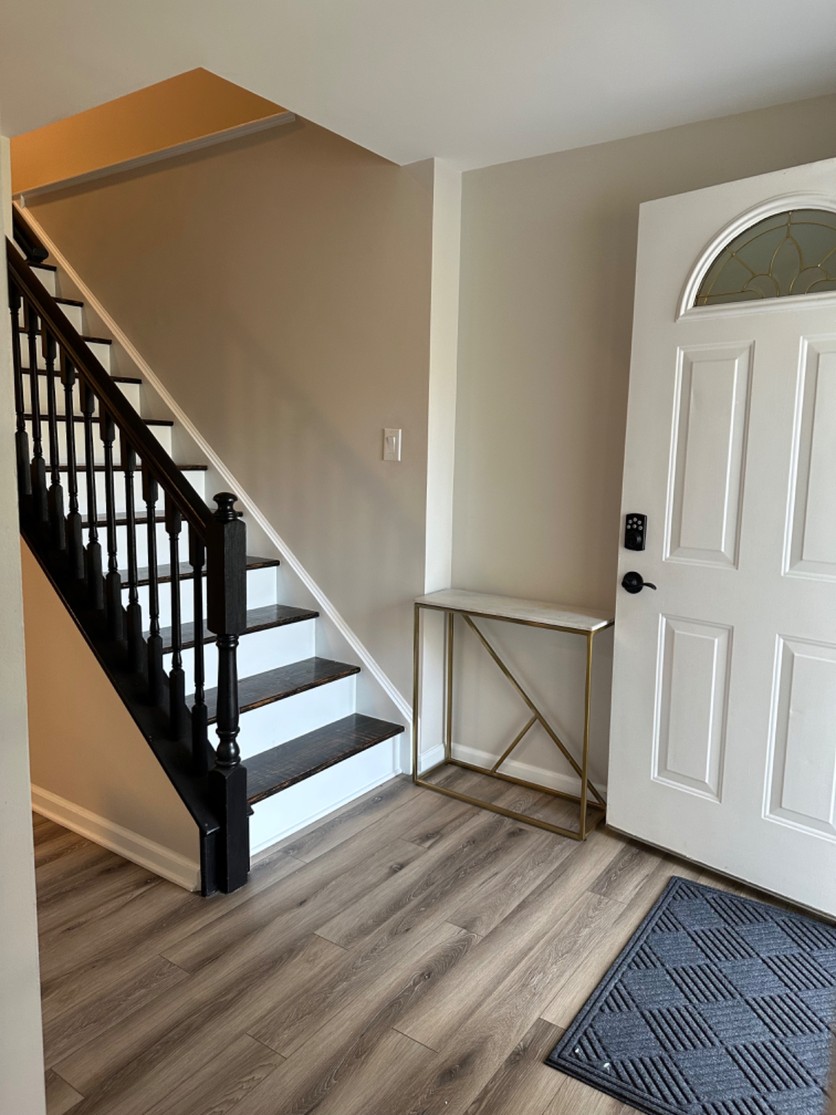 Cozy Condo Near Highway - Photo 10