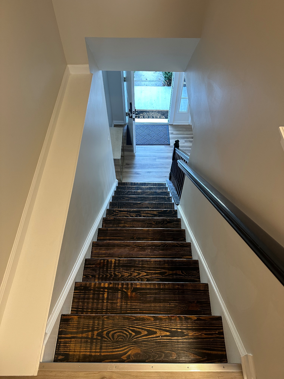 Cozy Condo Near Highway - Photo 11
