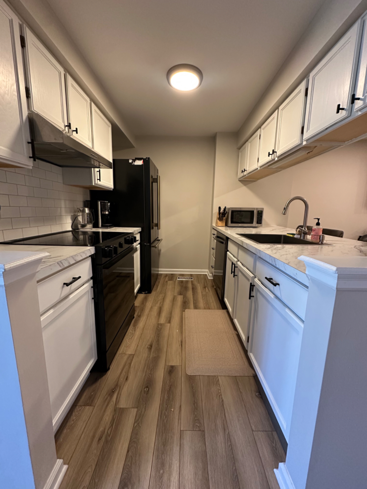 Cozy Condo Near Highway - Photo 2