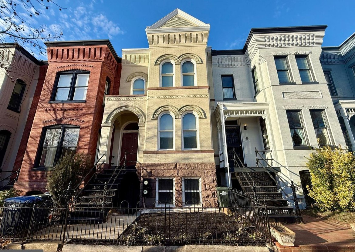 2 Bedroom, 1 Bathroom - Cosy Capitol Hill Lower Level Apartment - Row House - Photo 1